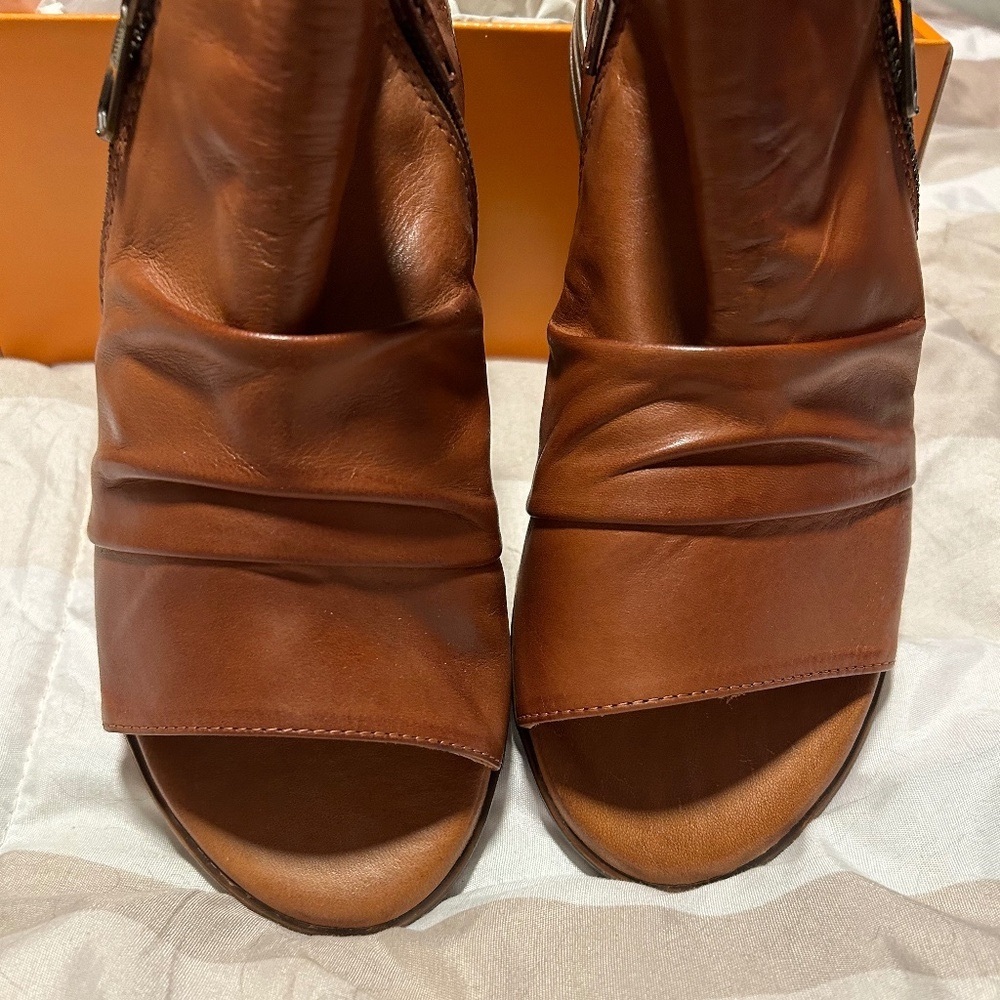 Miz Mooz Shoes